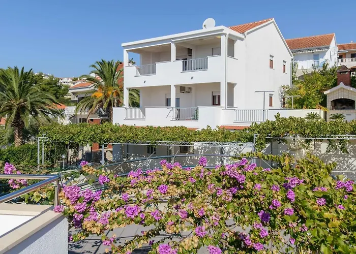 Appartamento Lucija-1 By Interhome