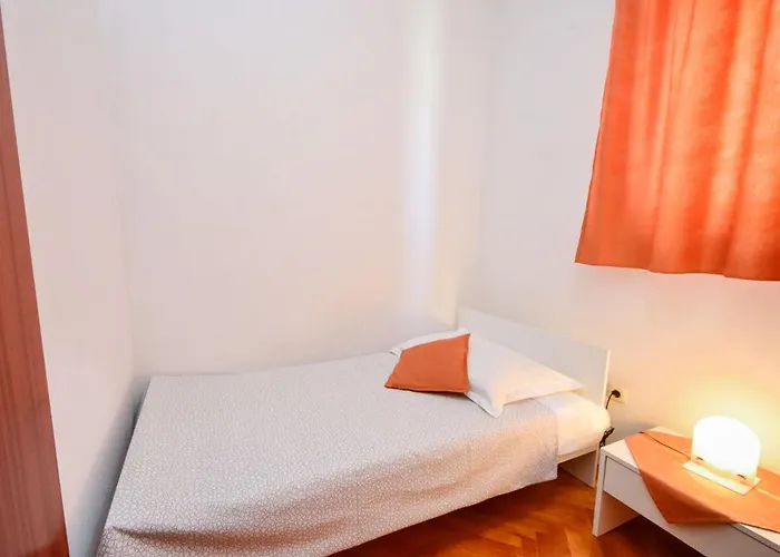 Appartamento Lucija-1 By Interhome