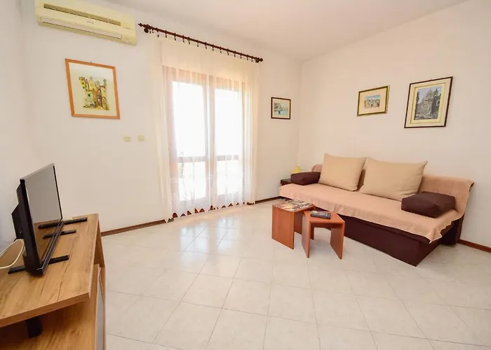 Appartamento Lucija-1 By Interhome