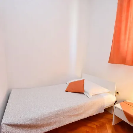 Apartamento Lucija-1 By Interhome