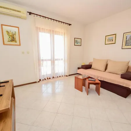 Apartamento Lucija-1 By Interhome